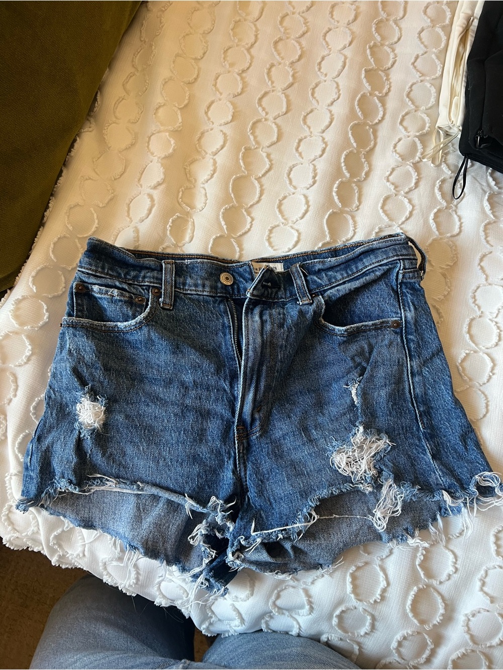 Abercrombie High Rise Mom Short - Picture 2 of 4